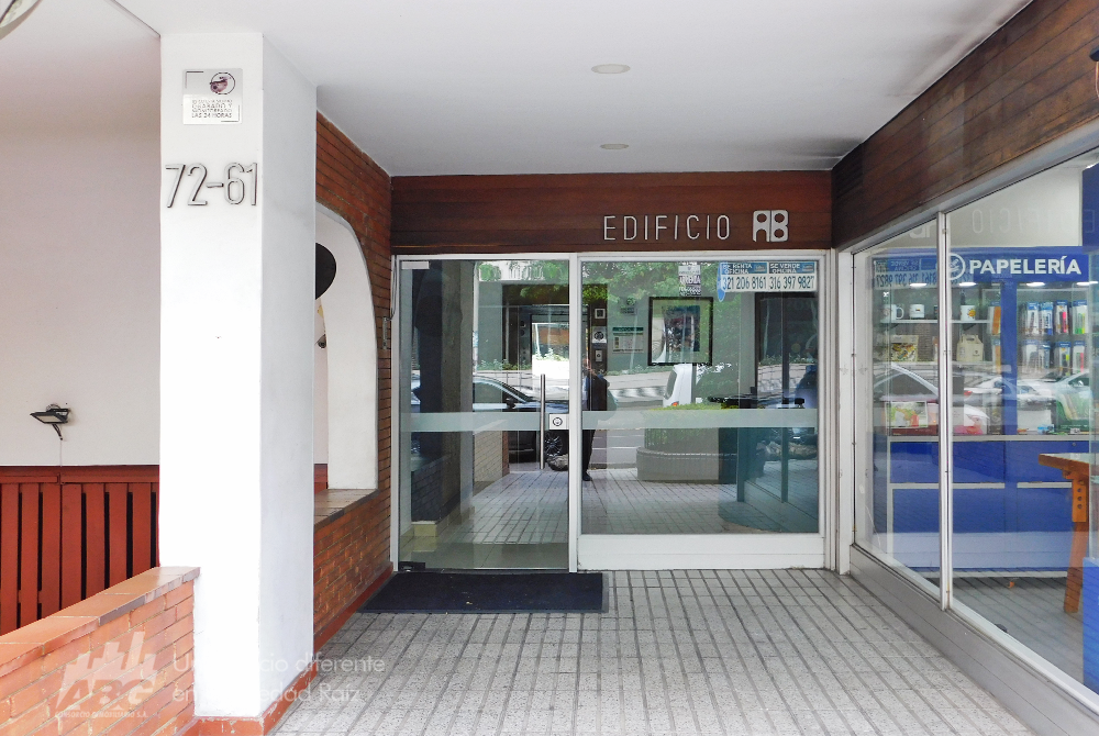 Oficina de 60 m² en arriendo, barrio Chapinero