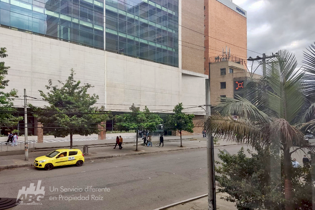 Oficina de 60 m² en arriendo, barrio Chapinero