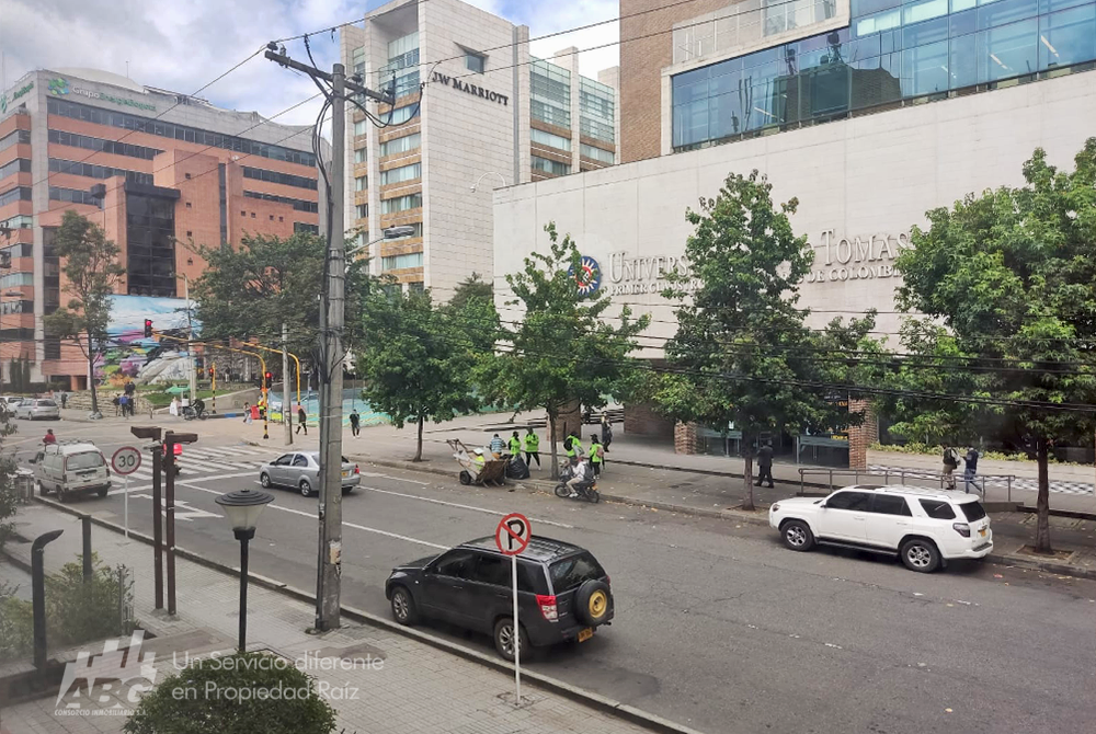 Oficina de 60 m² en arriendo, barrio Chapinero