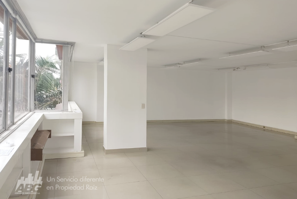 Oficina de 60 m² en arriendo, barrio Chapinero